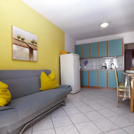 770 Apartman *